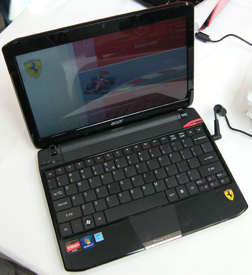 netbooknews-it-aspire-one-ferrari-1