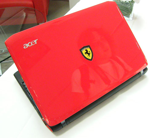 netbooknews-it-aspire-one-ferrari