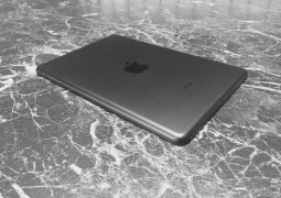 Foto della parte posteriore di un iPad